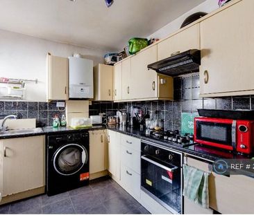 1 bedroom in a house share to rent - Photo 3