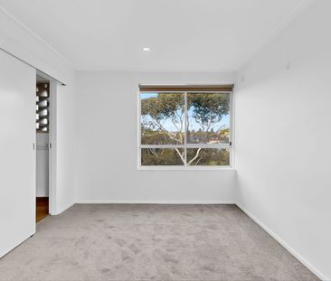 Smart, stylish and superbly located - Photo 2
