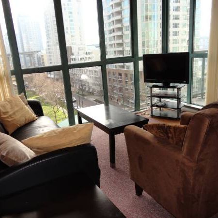 Large 2 bed, 2 bath at English Bay in a great location! - Photo 3