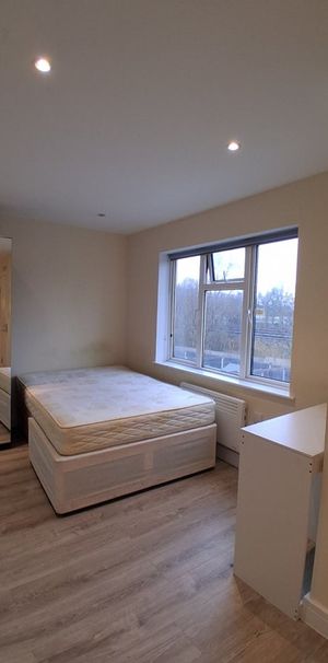 Studio Flat, Elmgrove Road, HA1 - Photo 1