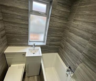 2 bedroom semi-detached house to rent - Photo 6