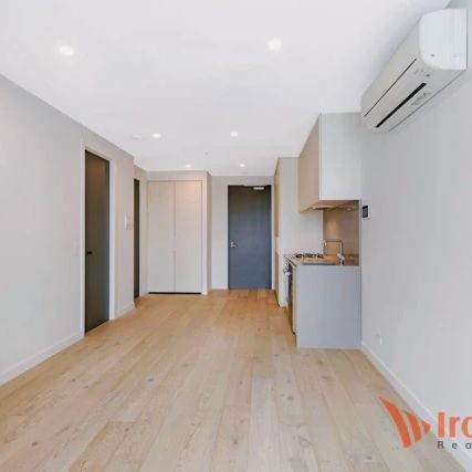 2 Bed, 1 Bath - Photo 1