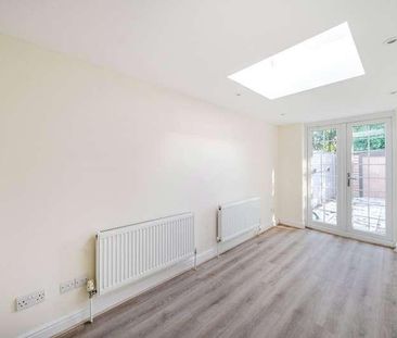 Springfield Avenue, Hampton, TW12 - Photo 2