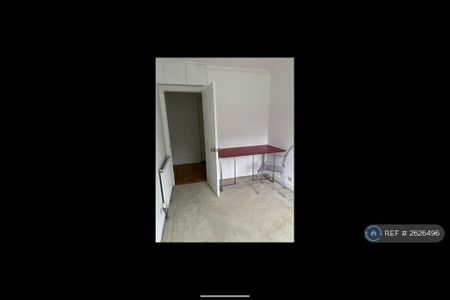 3 bedroom flat to rent - Photo 3