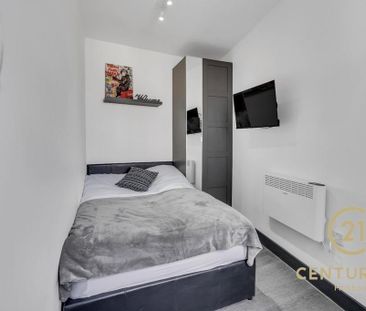1 bedroom in a house share to rent - Photo 2