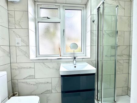 Old Ruislip Road, Northolt, UB5 6QQ - Photo 5