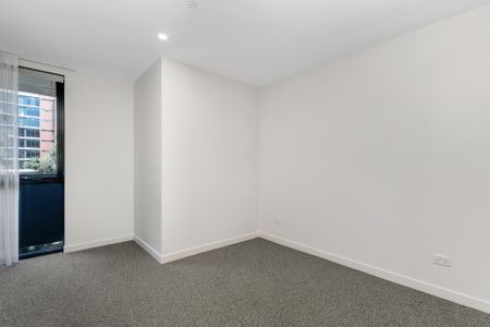 Ground floor. Prime Location. - Photo 5