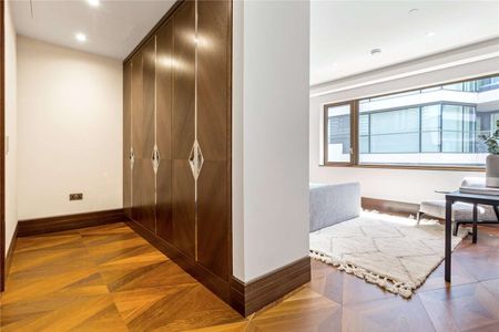 A stunning four bedroom apartment situated on the fourth floor of the prestigious One Tower Bridge development. - Photo 4