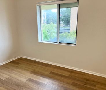 Victoria Park - Photo 5