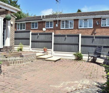 3 bedroom end of terrace house to rent - Photo 3