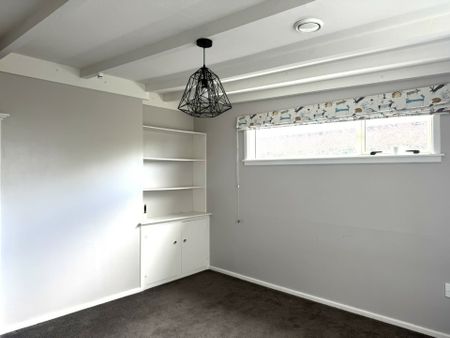 Easy Living - Photo 2