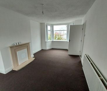 4 bedroom semi-detached house to rent - Photo 2