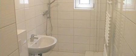 Singles aufgepasst: Umgeben von Grünflächen wartet diese gemütliche 2-Zimmer-Wohnung auf Sie - Foto 1