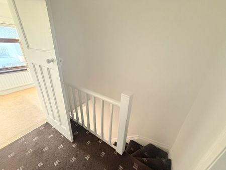 35 Silverstream Gardens, Belfast BT14 8GS - Photo 4