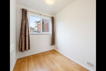 2 Bed Flat, Cotton Avenue, W3 - Photo 5
