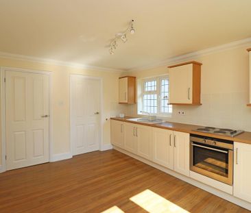 3 bedroom detached bungalow to rent - Photo 4