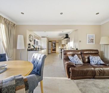 4 bedroom detached house to rent - Photo 5