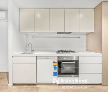 Luxury City Living Meets Resort-Style Indulgence! - Photo 6