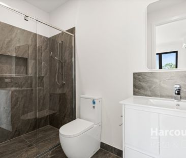 Spacious 3-Bedroom Home with Modern Amenities in Wollert - Photo 2