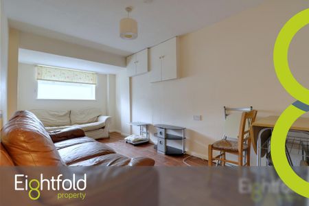 4 bedroom terraced house to rent - Photo 2