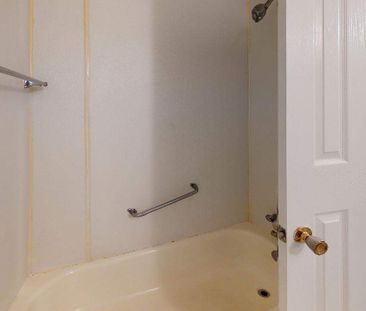 One Bedroom Apartment - Photo 4
