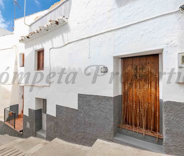 Townhouse in Cómpeta, Inland Andalucia in the mountains - Photo 6