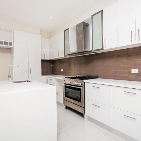4A Leonard Crescent, Ascot Vale VIC 3032 - Photo 1