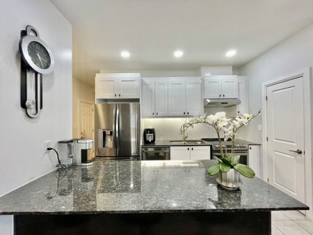 For Lease - 33 Olympic Gate Unit# Upper Unit, Barrie, Ontario - Photo 2