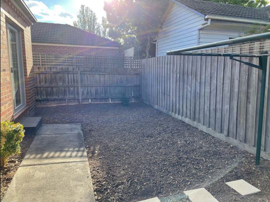 2/285-287 Mitcham Road, Mitcham - Photo 1