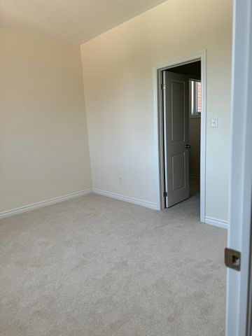 For Lease - 1124 Cameo Street, Pickering, Ontario - Photo 2