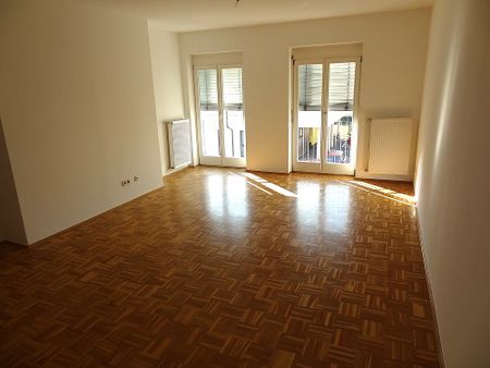 Gemütliche, geräumige und sonnige Mietwohnung mit neuer Küche und Parkplatz …! - Photo 2