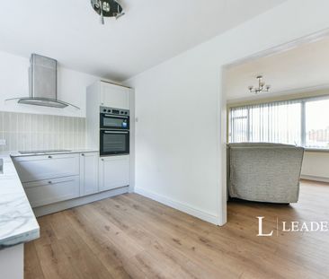 3 bedroom house to rent Brian Avenue, Droylsden, M43 - Photo 5