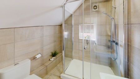 Flat 4 - 2 Bedroom House - Photo 2