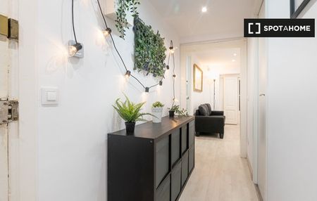 barcelona, Catalonia 08003 - Photo 4