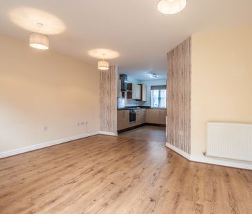 3 Bedroom - Photo 2