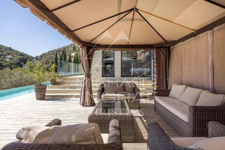 Villefranche-sur-Mer – Superbe villa contemporaine avec vue mer - Photo 2