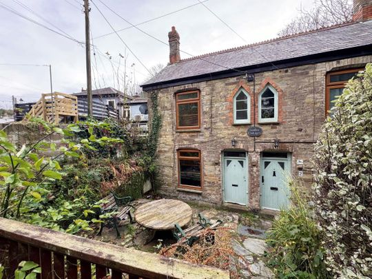 Gothic Cottages, Peterville, St. Agnes - Photo 1