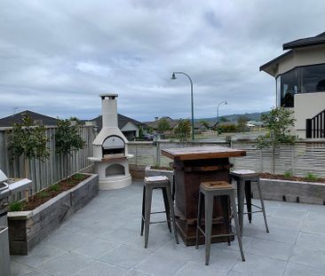 Desirable 3BR Home with Ample Parking - Photo 3