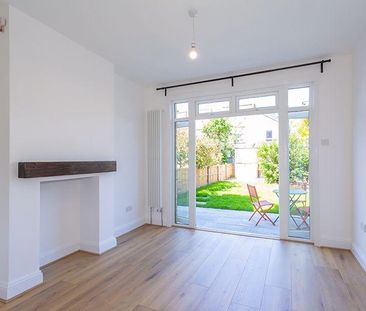 3 bedroom semi-detached house to rent - Photo 2