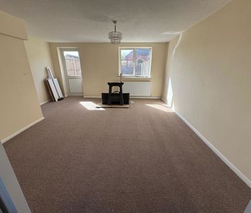 Oaktree Crescent - Photo 1