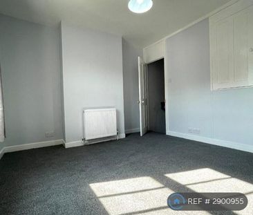 2 bedroom semi-detached house to rent - Photo 3
