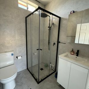 Neat 2 bedroom flat - Photo 3