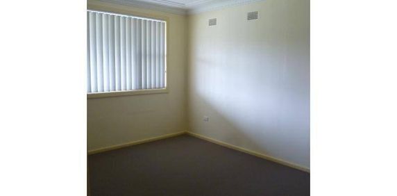 NEAT & TIDY HOME!! - Photo 2