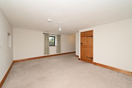 3 bedroom semi-detached house to rent - Photo 3