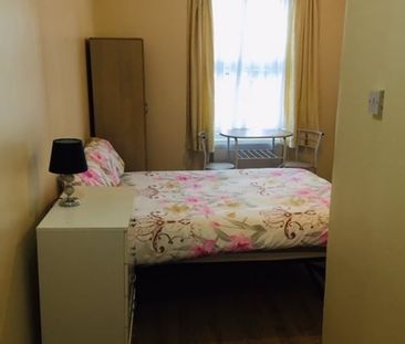 Studio Flat, Green Lanes, N8 - Photo 4