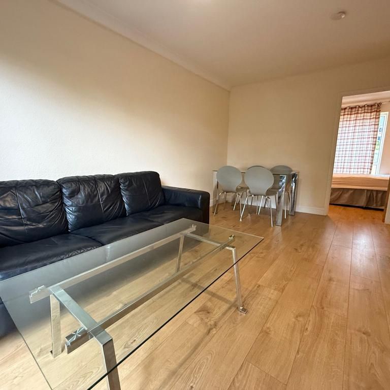 4 bedroom semi-detached house to rent - Photo 1