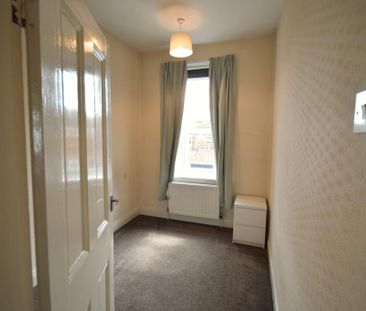 3 bedroom flat to rent - Photo 5