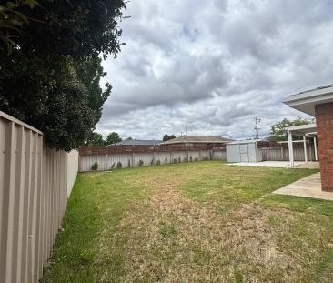 Comfortable Family Home in West Wodonga - 27 Campbell Street - Photo 4