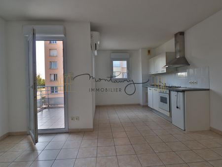 NIMES P2 AVEC TERRASSE GARAGE ET CLIMATISATION SECTEUR GARE - Photo 4