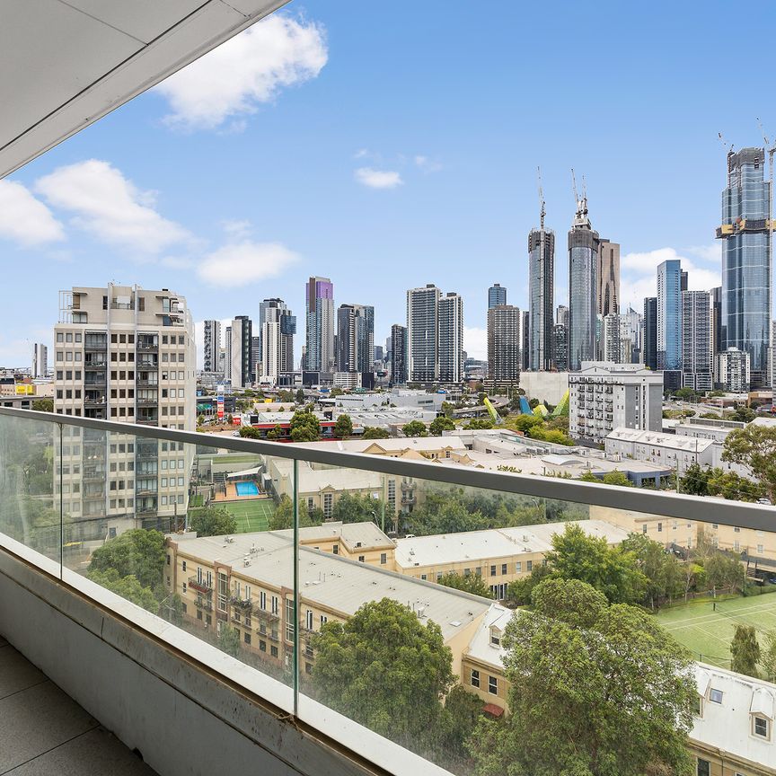 ONE BEDROOM APARTMENT WITH STUNNING VIEWS - Photo 1